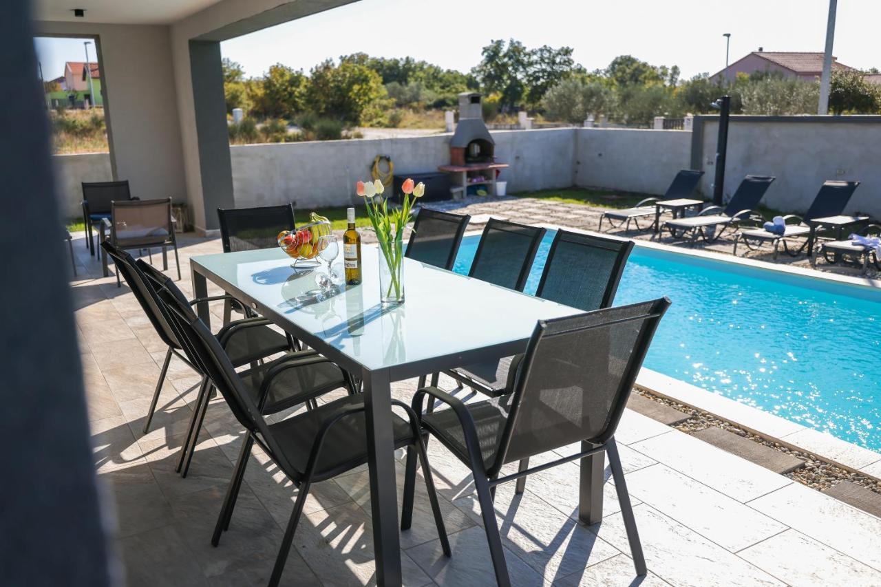 Villa Tia With Heated Pool & Jacuzzi Murvica  ภายนอก รูปภาพ