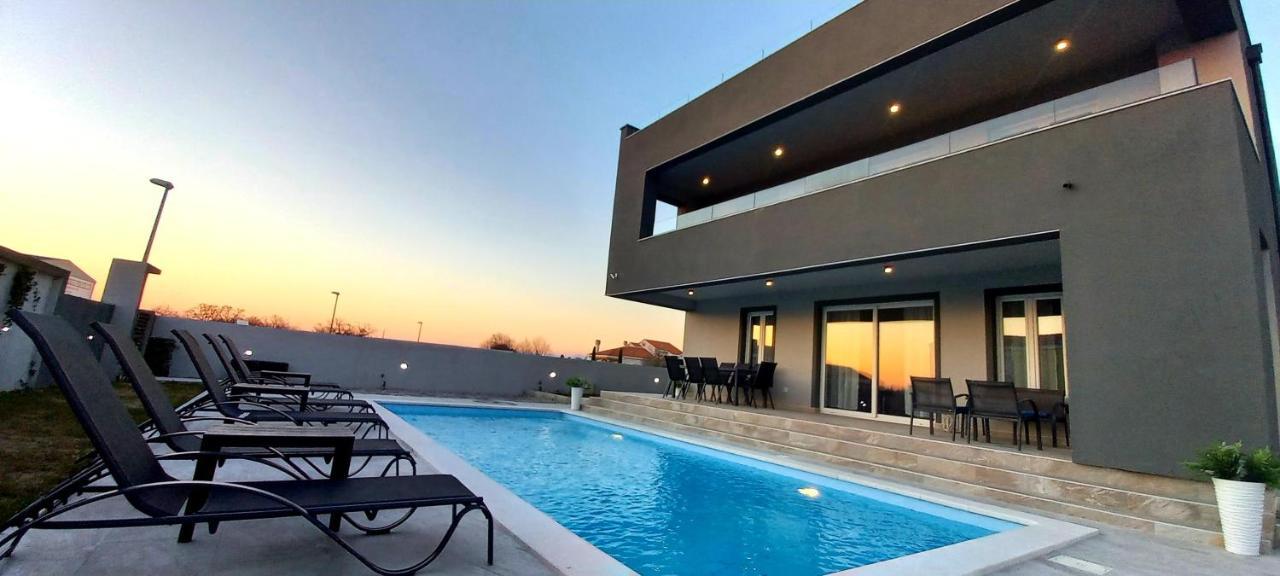 Villa Tia With Heated Pool & Jacuzzi Murvica  ภายนอก รูปภาพ